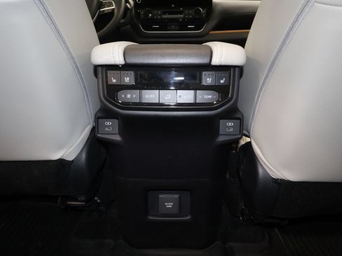 Used 2026 Toyota Grand Highlander AWD image 30