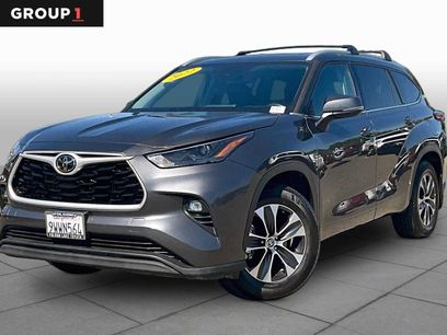Used 2022 Toyota Highlander XLE