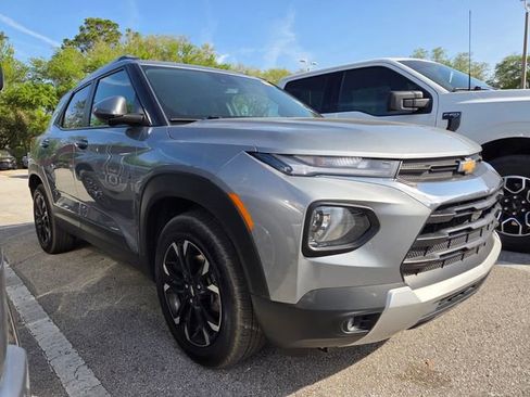Certified 2023 Chevrolet TrailBlazer LT w/ Convenience Package image 3
