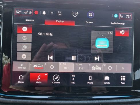 Used 2023 Dodge Durango R/T w/ Hemi Orange Plus Package RWD image 37