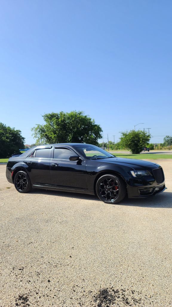 Used 2016 Chrysler 300 S AWD/4WD image 9