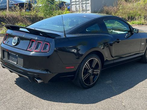 Used 2013 Ford Mustang GT Premium RWD image 4