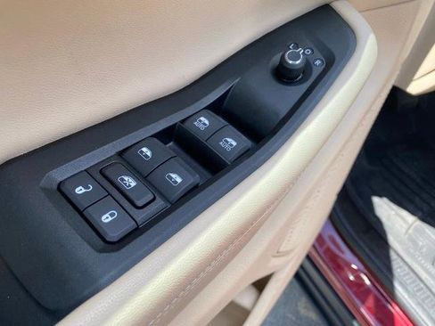 Used 2024 Jeep Grand Cherokee L Limited AWD/4WD image 13