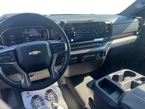 Used 2025 Chevrolet Silverado 1500 LT RWD image 10