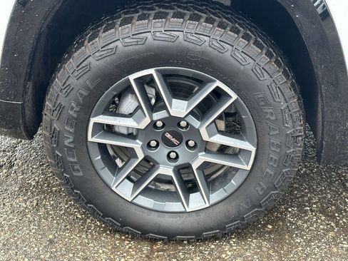 New 2026 GMC Terrain AT4 w/ Convenience Package III image 9