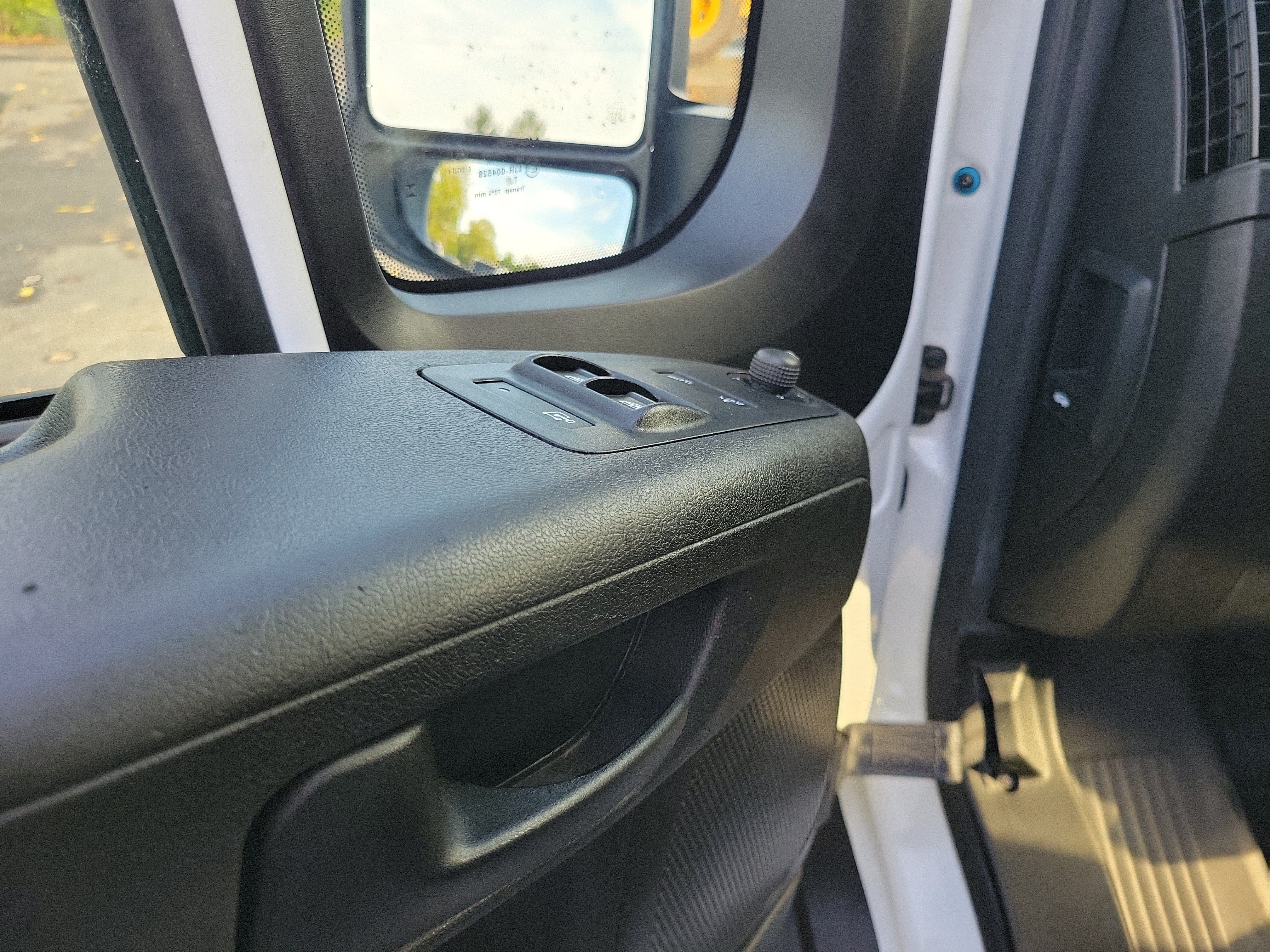Used 2024 RAM ProMaster 2500 w/ Convenience Group FWD image 20