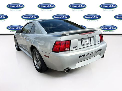 Used 2001 Ford Mustang GT RWD image 5
