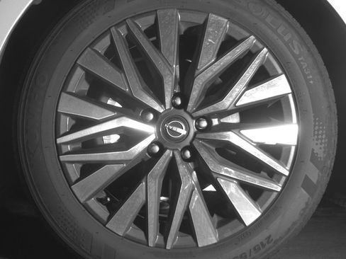 Used 2025 Nissan Altima 2.5 SV FWD image 12