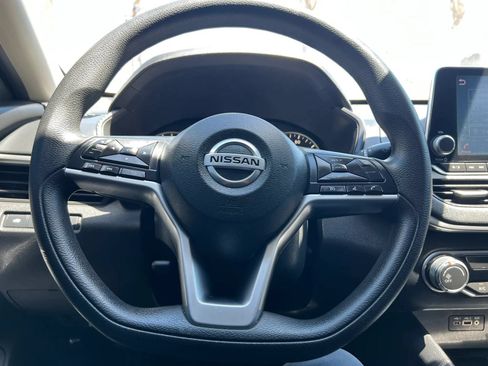 Used 2021 Nissan Altima 2.5 SV FWD image 13