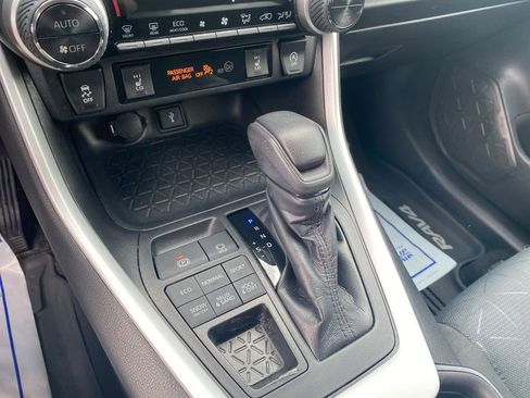 Used 2020 Toyota RAV4 XLE w/ XLE Grade Weather Package AWD/4WD image 24