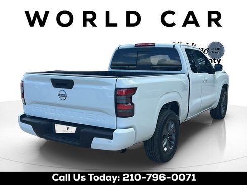 Used 2025 Nissan Frontier SV RWD image 7