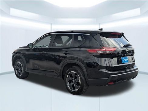 Used 2024 Nissan Rogue SV FWD image 4