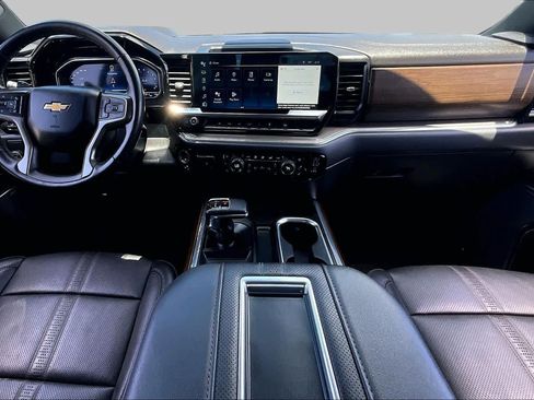 Used 2022 Chevrolet Silverado 1500 High Country w/ High Country Premium Package RWD image 16