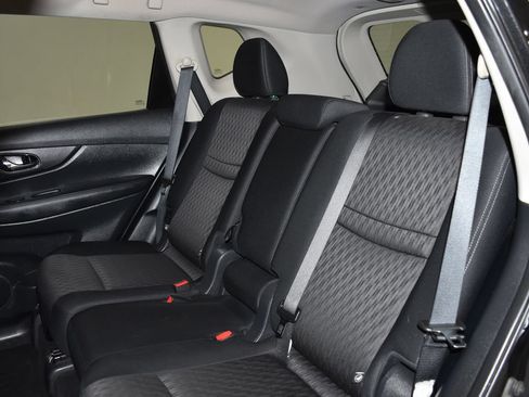 Used 2018 Nissan Rogue SV AWD/4WD image 27