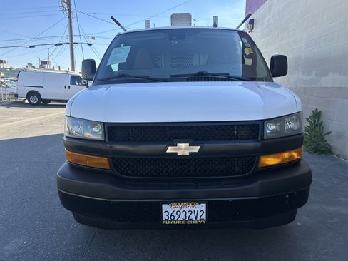 Used 2019 Chevrolet Express 3500 w/ Driver Convenience Package image 2
