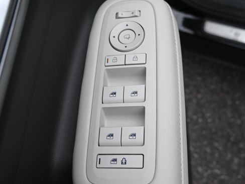 Used 2025 Hyundai Santa Fe Calligraphy FWD image 15