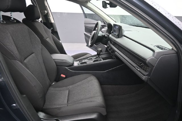 Certified 2025 Honda Accord LX image 10