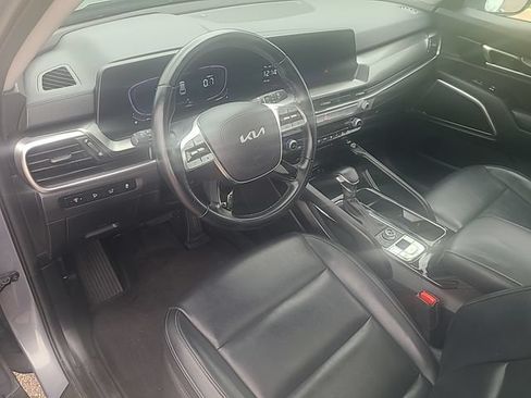 Used 2025 Kia Telluride S AWD/4WD image 13