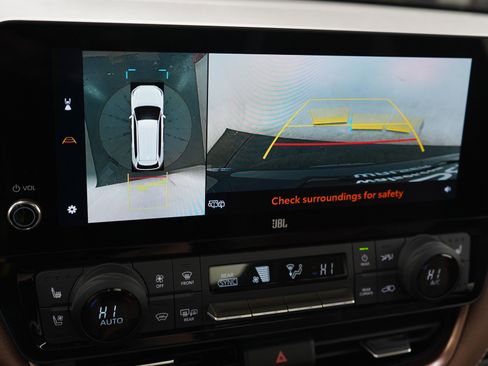 Used 2024 Toyota Grand Highlander AWD Hybrid image 23