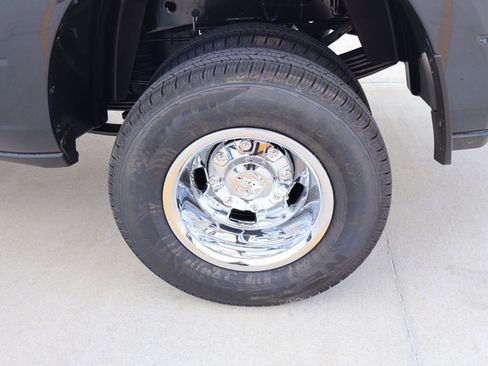 New 2026 RAM 3500 Tradesman AWD/4WD image 18
