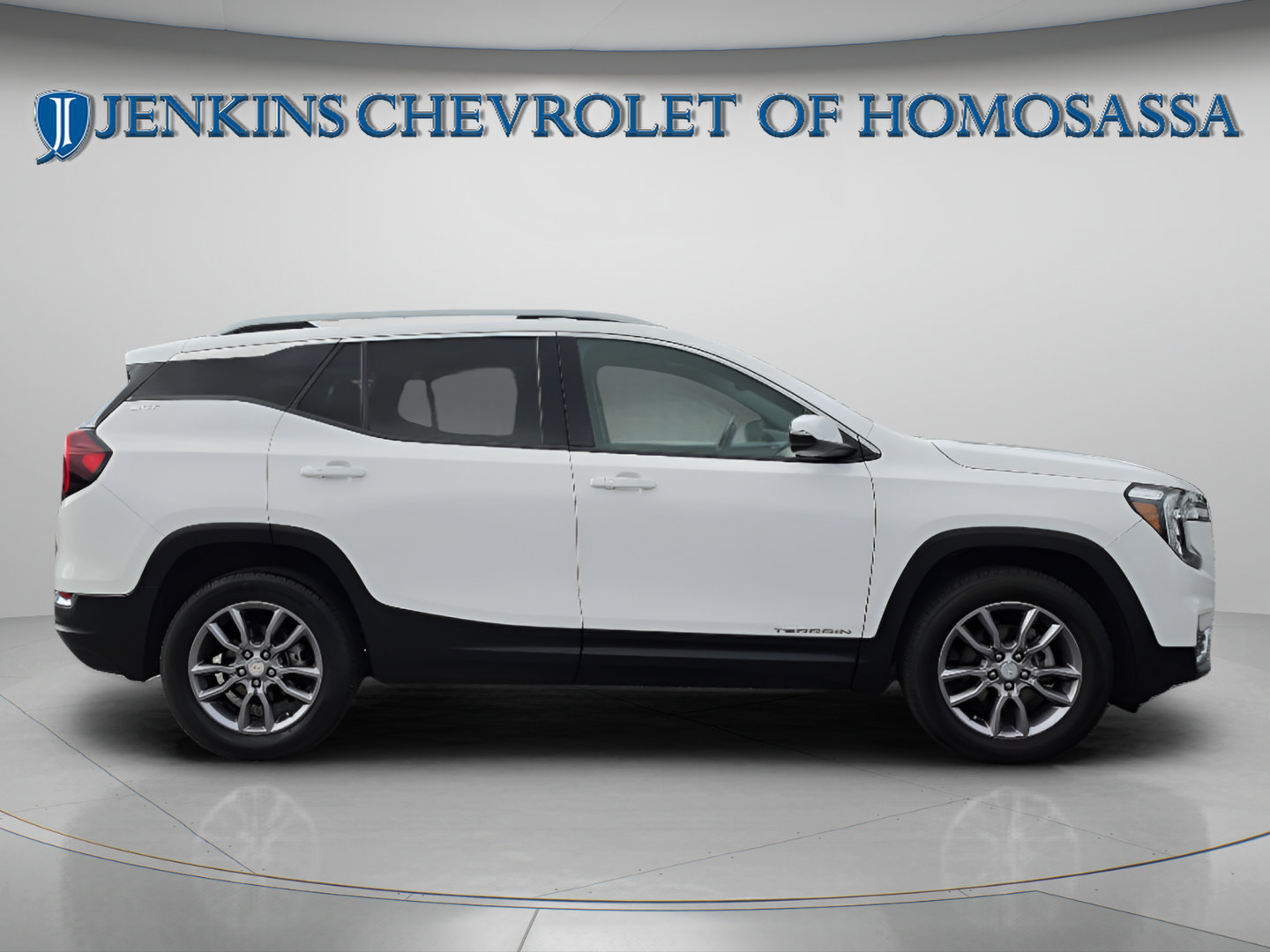 Used 2023 GMC Terrain SLT AWD/4WD image 3