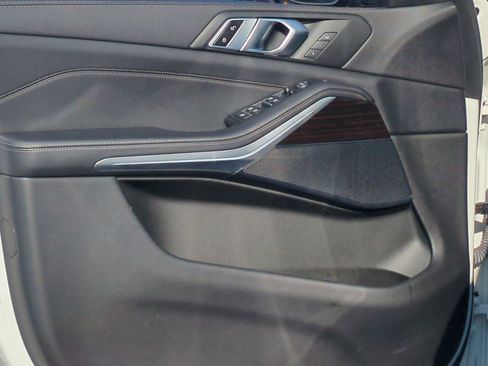 Used 2021 BMW X5 xDrive40i w/ Premium Package 2 image 14