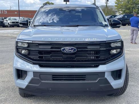 New 2025 Ford Expedition Max Active image 8