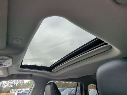 Used 2023 Toyota Highlander XLE image 30