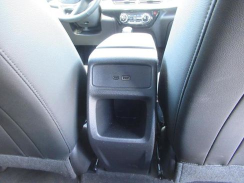 Used 2025 Chevrolet Trax LT w/ Driver Confidence Package FWD image 32