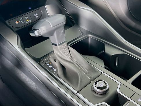 New 2026 Kia Sorento LX FWD image 13