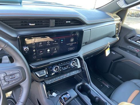 Used 2025 GMC Sierra 1500 AT4 AWD/4WD image 23