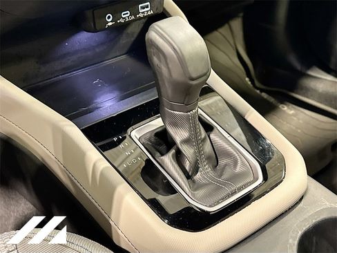 Used 2025 Subaru Forester Premium image 18