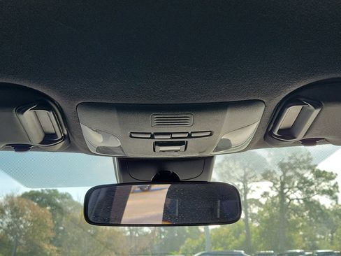 Used 2022 Toyota Corolla SE image 19