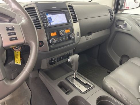 Used 2019 Nissan Frontier SL image 15