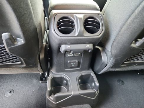 New 2024 Jeep Wrangler Unlimited Rubicon w/ Convenience Group image 32