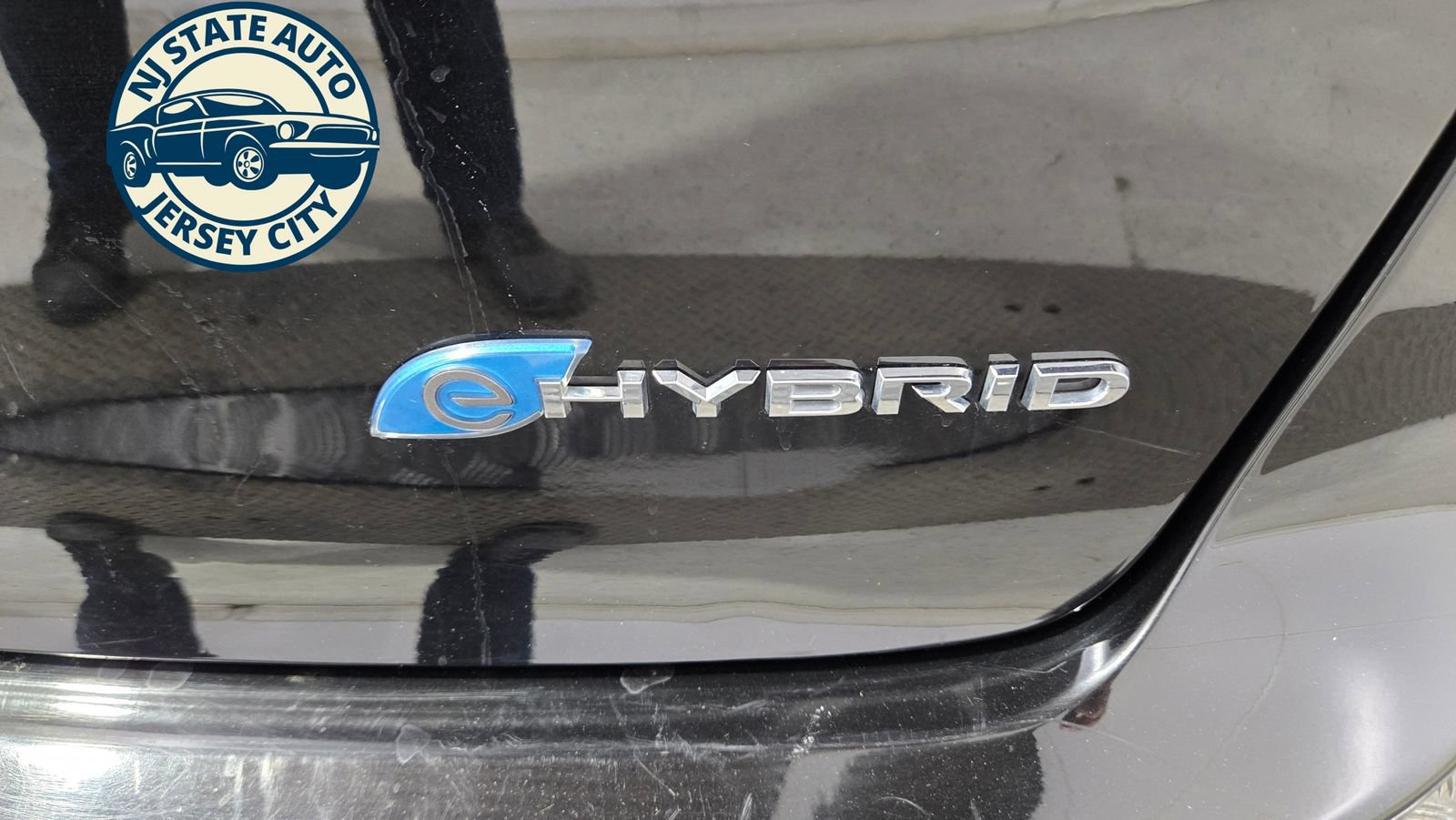Used 2024 Chrysler Pacifica Limited FWD image 9