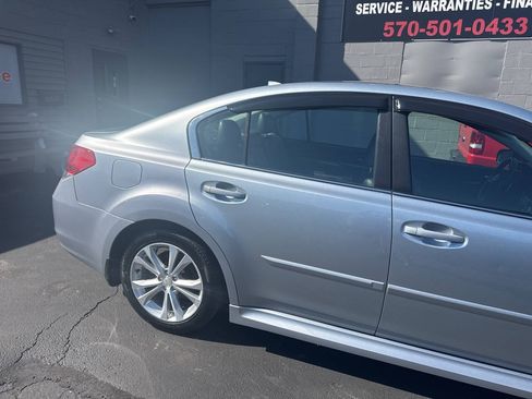 Used 2013 Subaru Legacy 2.5i Limited AWD/4WD image 9