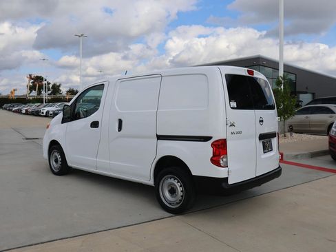 Used 2020 Nissan NV200 S w/ Back Door Glass Package image 3
