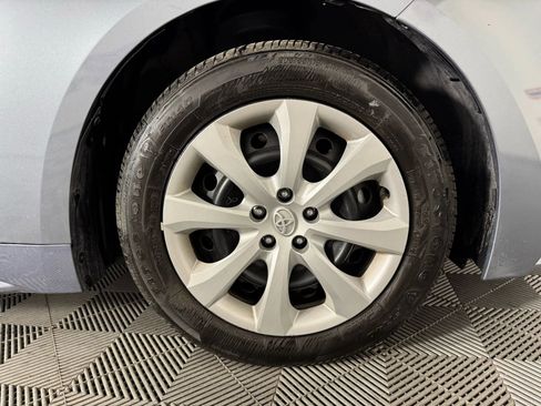 Used 2025 Toyota Corolla LE image 42