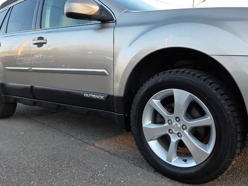 Used 2014 Subaru Outback 2.5i Limited image 18