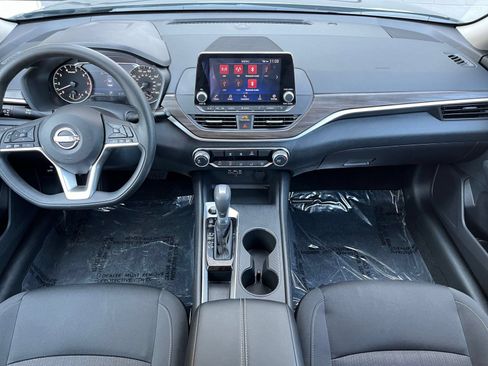 Used 2026 Nissan Altima 2.5 SV FWD image 38