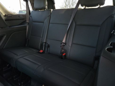 Used 2024 Chevrolet Tahoe Z71 w/ Luxury Package image 9