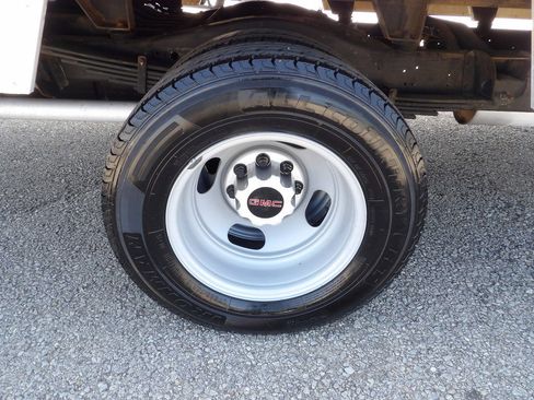 Used 2016 GMC Savana 3500 Extended image 40