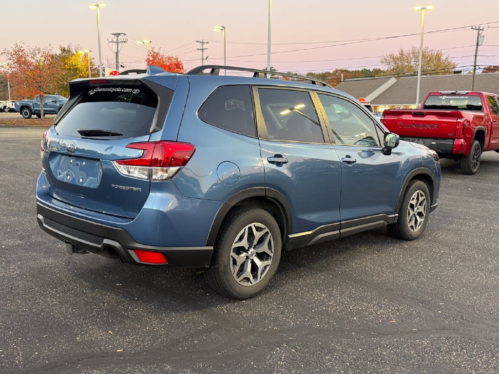 Used 2022 Subaru Forester Premium AWD/4WD image 6