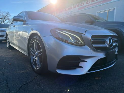 Used 2017 Mercedes-Benz E 300 4MATIC image 3