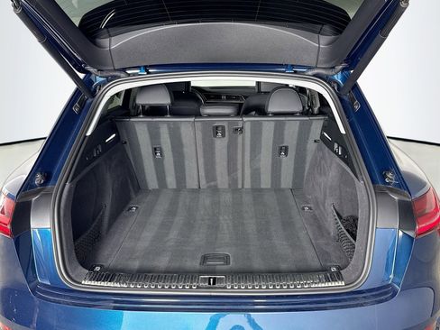 Used 2019 Audi e-tron Premium Plus image 28