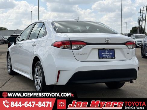 Used 2025 Toyota Corolla LE image 7