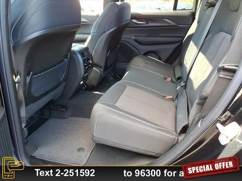 New 2025 Jeep Grand Cherokee 4WD image 12