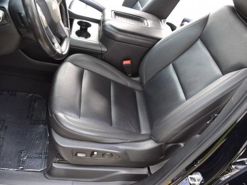 Used 2022 Chevrolet Suburban LT RWD image 37