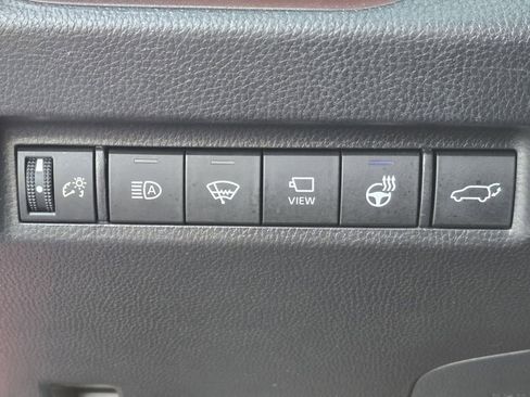 Used 2021 Toyota RAV4 Limited image 18